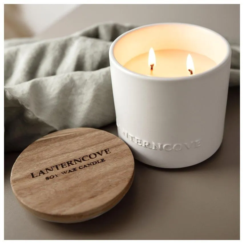 Hamptons Candle – Coconut & Amber