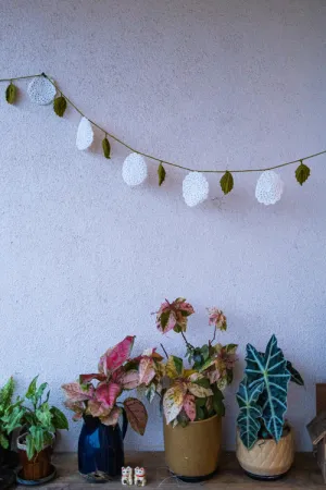 Samoolam Handmade Flower Boho Bunting - White